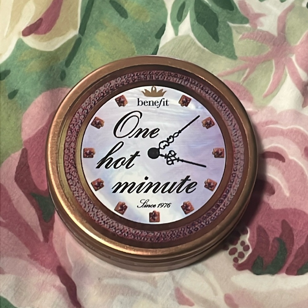 Benefit One hot minute powder